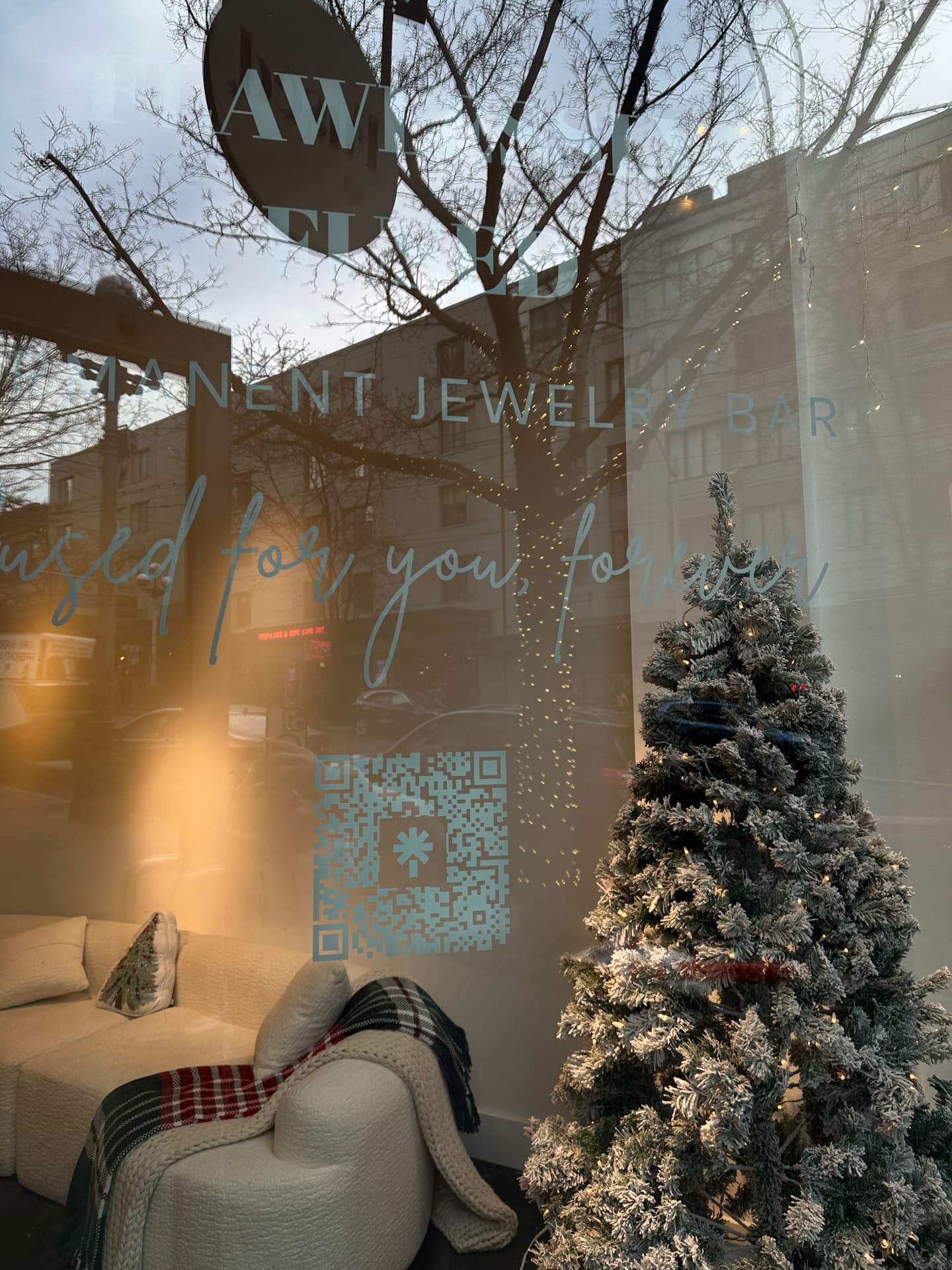 Flawlessly Fused storefront window with holiday decor